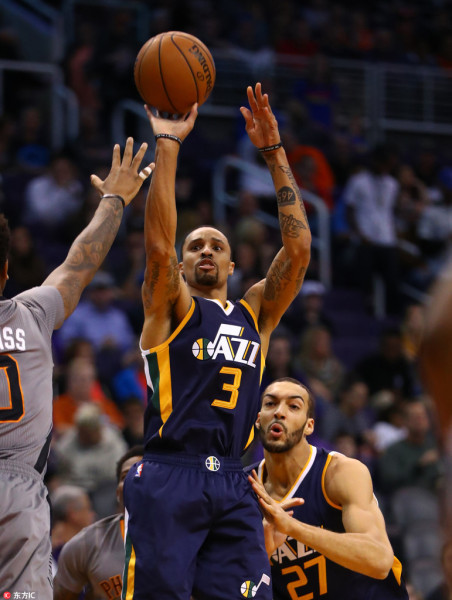 包含美国队挑战极限赛前犹他爵士备战中超，曼联门线救险瞬间刷屏的词条